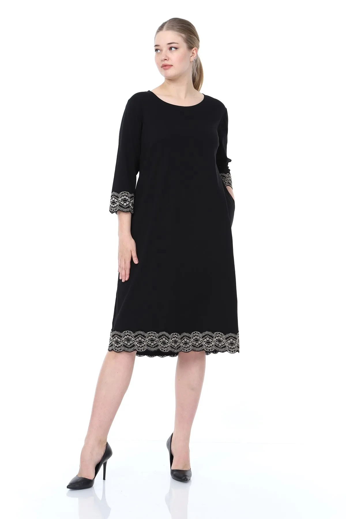

Women's Plus Size Three Quarter Sleeve Lace Detail Dress Black L1608