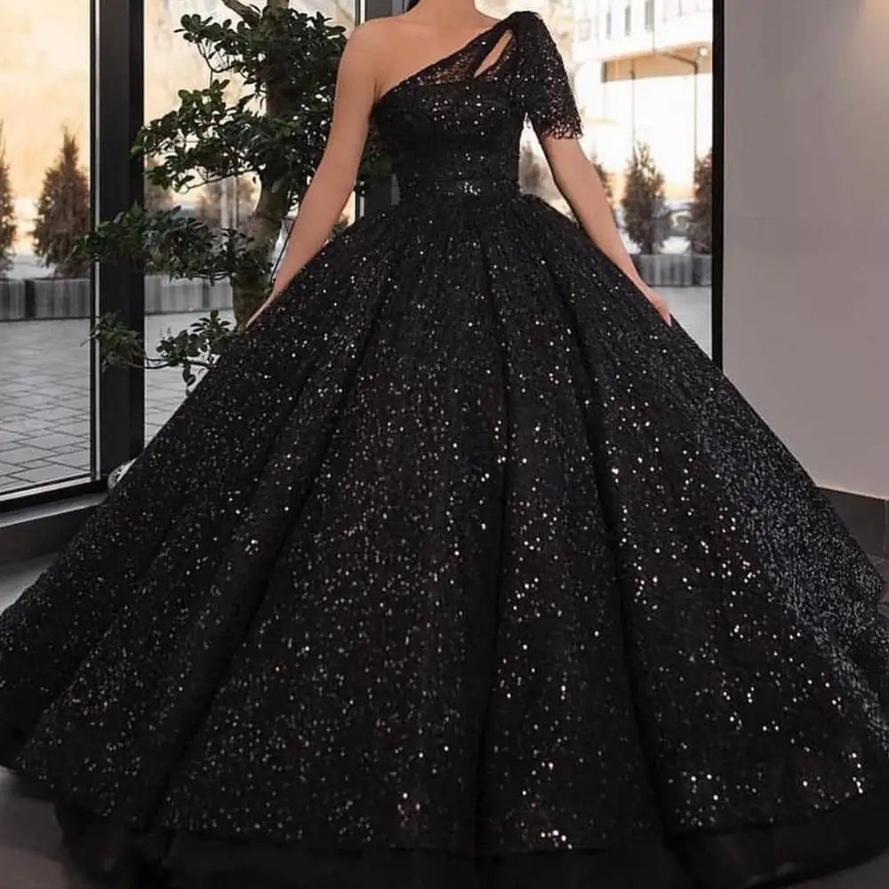 

New Arrival Black One Shoulder Bling Bling Beaded Strap Short Sleeve Pleated Ball Gown Prom Dresses