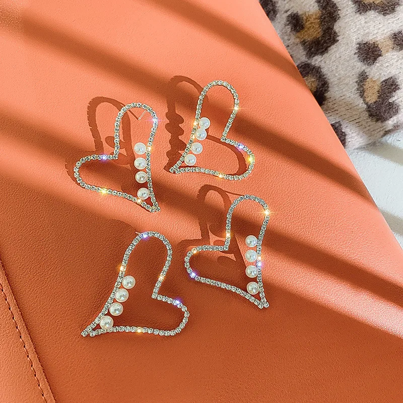 FYUAN, милые серьги-гвоздики в форме сердца с кристаллами для женщин и девушек, красивые стразы, серьги, вечерние, свадебные ювелирные изделия, подарки