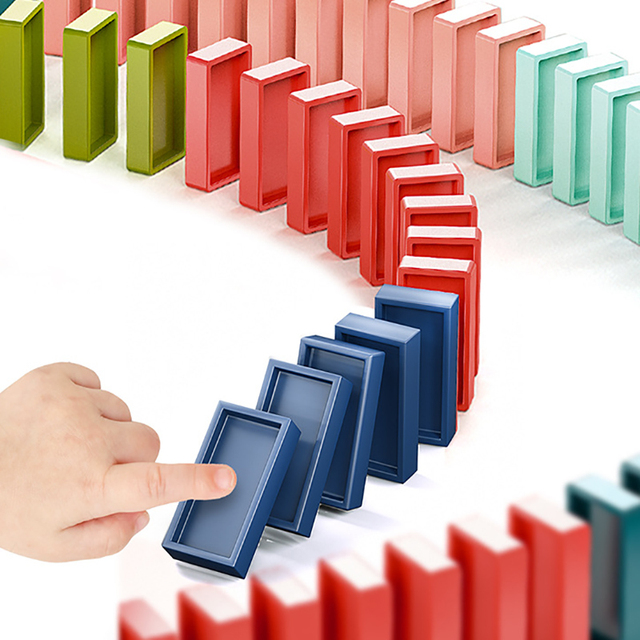 Young Children Lays Chips Dominos Board Games Chip Wooden Constructor Domino Train Automatic Placement Educational Toys