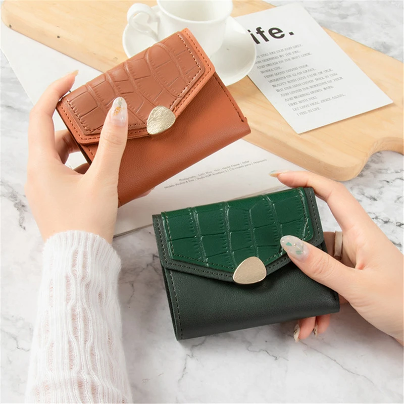 

Wallets For Women Crocodile Pattern Short Metal Hasp Coin Purses Female Fashion Pu Leather Clutch Multiple Card Holder