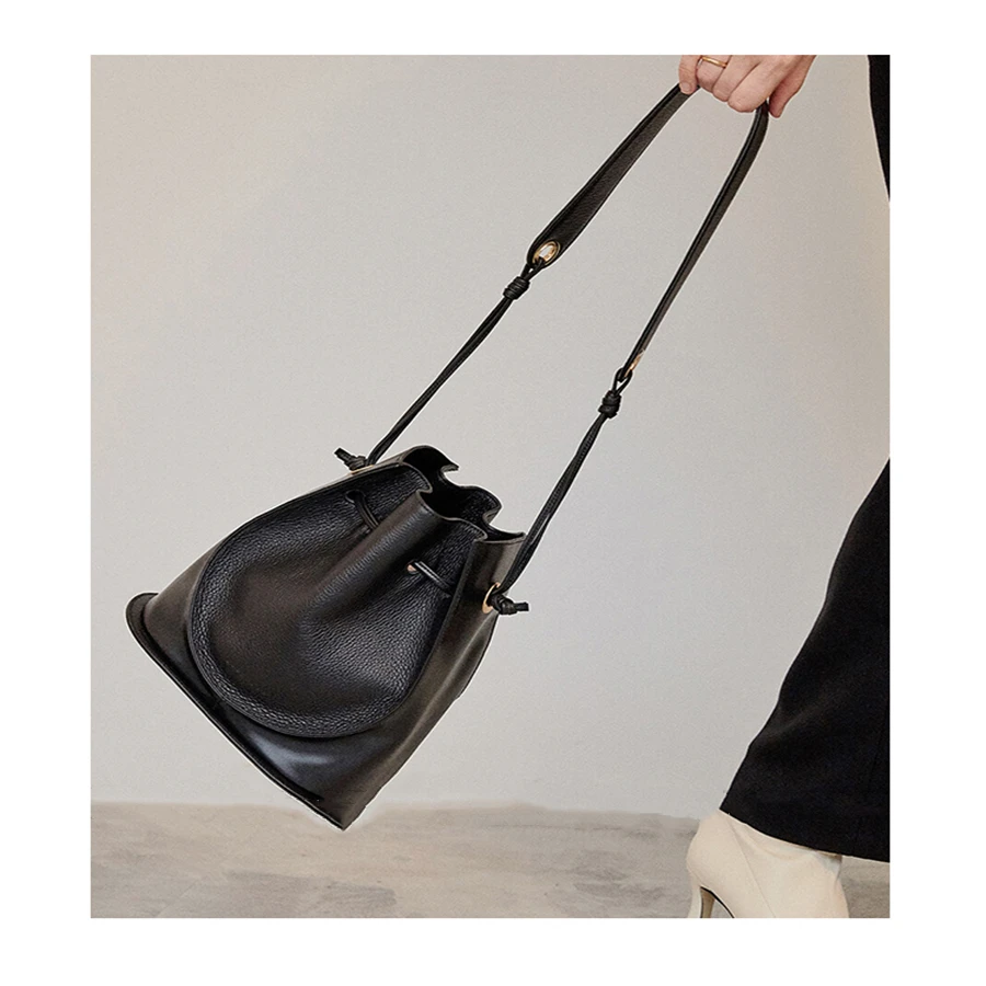 autumn/winter Small crowd stylist individual character is recreational joker bucket bag female bump color retro women bags