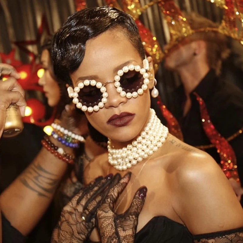 

Fashion Handmade Pearl Sunglasses Women Round Frame Vintage Eyewear Rihanna Sunglasses Shades for Women
