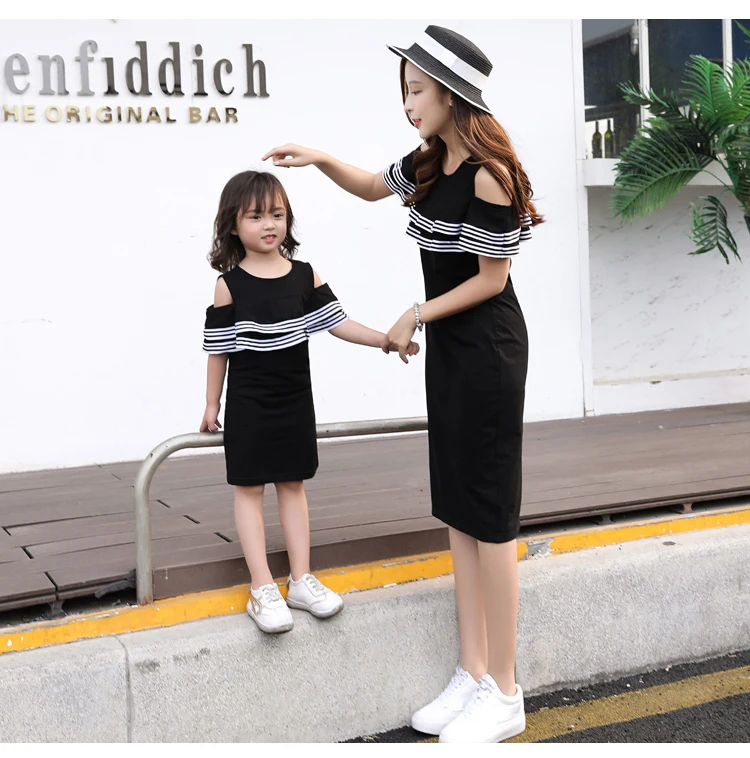Mother Daughter Dresses Off Shoulder Princess Beach Dress Father Son Outfits Top Summer Family Matching Striped T Shirts