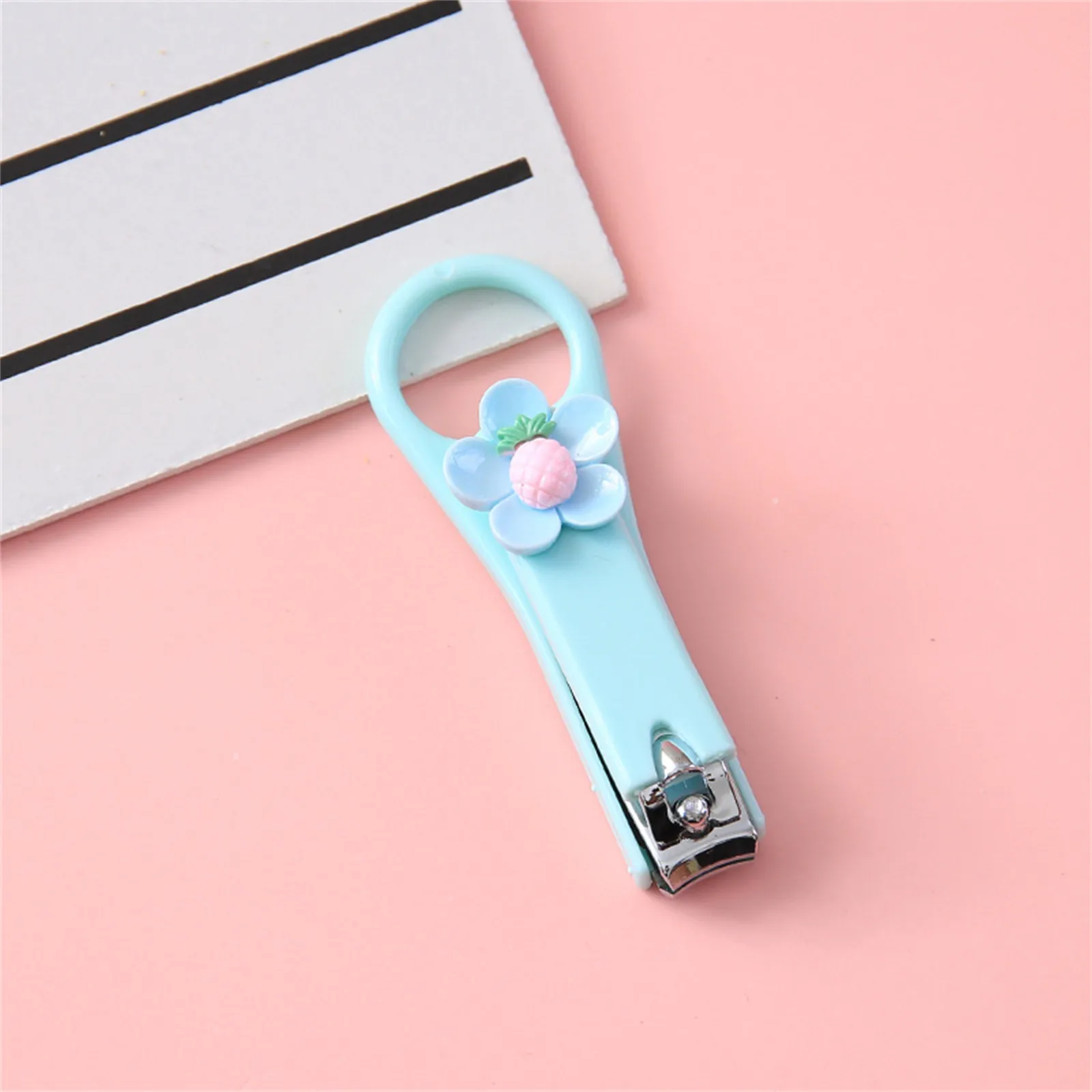 Buy Enorme 4 in Baby Nail Clipper kit with Cute Case, Nail Clipper,  Scissors, Tweezers, Baby Nail File Set for Kids - Color May Vary Online at  Best Prices in India - JioMart.