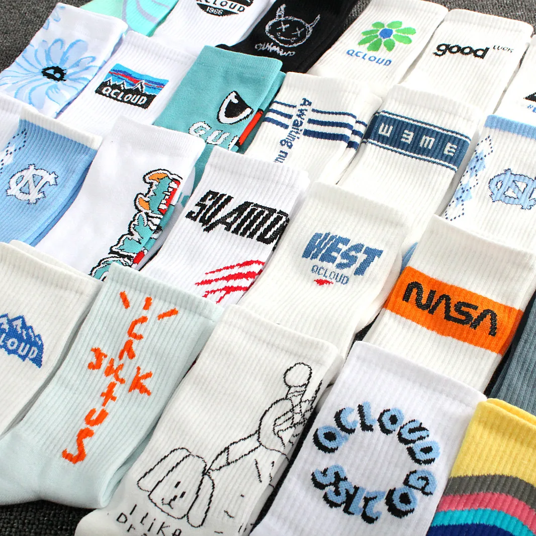 

5 Pairs/box Socks Men's White Trend South Korea Autumn Winter Street Sports Skateboard Hop Hip Pure Cotton Socks Women