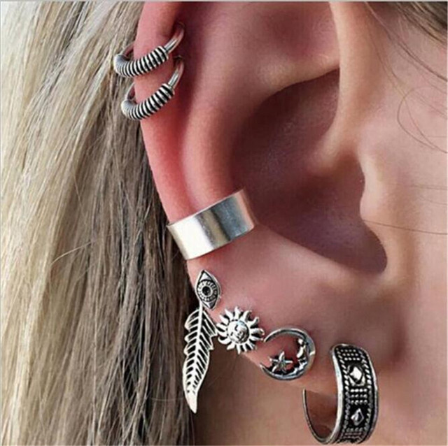Exquisite Vintage Earring Set for Women Punk Jewelry Vintage Silver Color Carved Geometric Pattern Round Earrings Clip