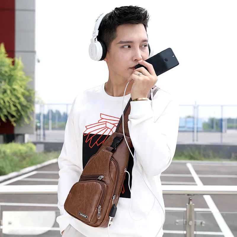 

2019 New Style Simple Korean-style Retro Poly Urethane Leather Multi-functional Men Chest Pack Casual USB Shoulder Bag