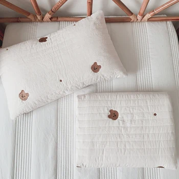 

Cute Yarn-dyed Washed Cotton Bed Cover Three-piece Cherry Bear Pattern Super Soft High Quality Bed Cover 3 pcs For Child Adult