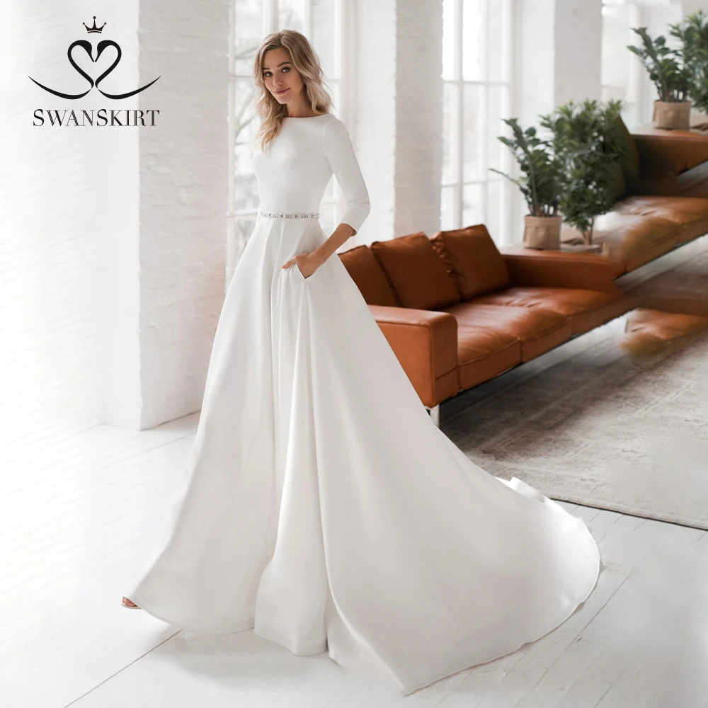 

Elegant Satin Wedding Dress Swanskirt NR02 Crystal Belt Backless A-Line Court Train Deginer Bride gown Princess robe de mariee