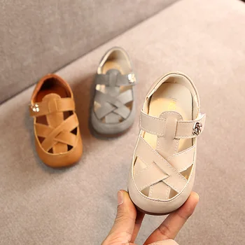 

Girls' sandals 2020 new fashion summer Princess Hollow Korean Baotou soft sole sandal 1-3 years old