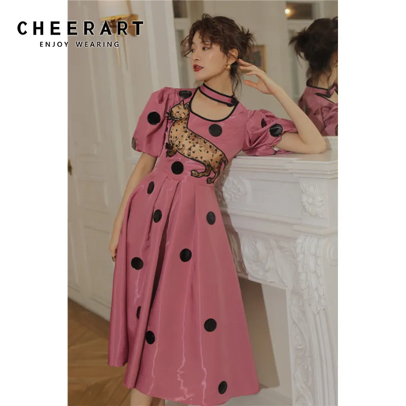Женское винтажное длинное платье в горошек CHEERART розовое с вышивкой виде кота
