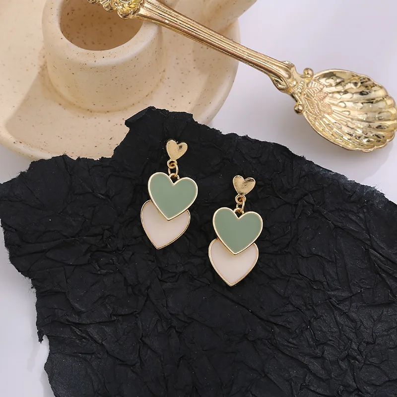 

Green Peach Heart Shaped Earrings Simple And Elegant Temperament Female Sweet Forest Earrings