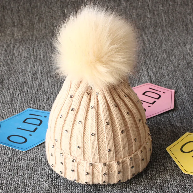 Милые вязаные шапочки с помпоном для новорожденных мальчиков и девочек; Зимние шапки; теплые меховые шапочки с помпонами и блестками; вязаные шапочки из флиса; вязаные шапочки - Цвет: Бежевый