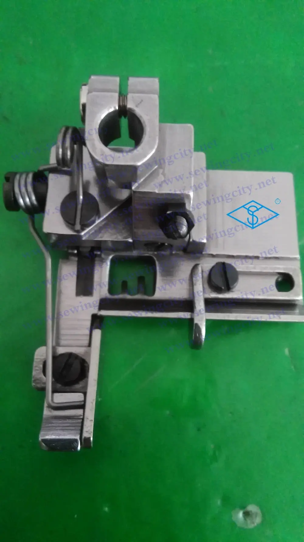 

Pegasus tight stitch sewing machine W500 W600 loader roll collar three pin 664K-5.6 presser foot with movable side