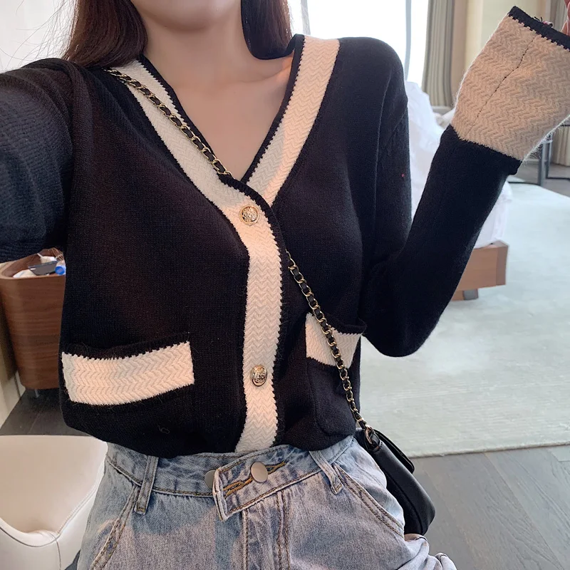 COIGARSAM New Autumn Shirt Womens tops Full Sleeve Loose Knitting V-Neck Open Color Sweater Women shirts White Black 7110 COIGARSAM New Autumn Shirt Womens tops Full Sleeve Loose Knitting V-Neck Open Color Sweater Women shirts White Black 7110