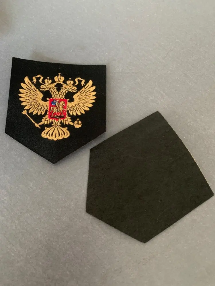 

Заказные 8*9,2 см тканые нашивки в толстой золотой металлической нитке с логотипом