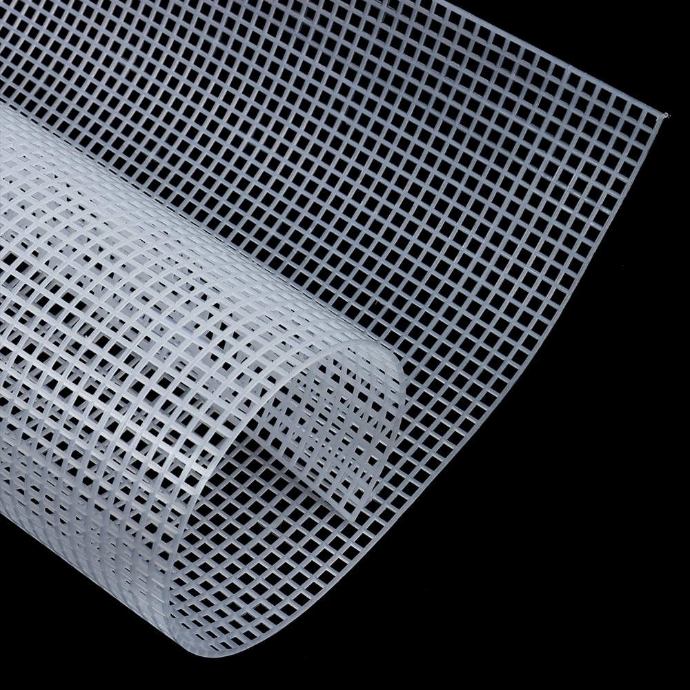 1Pc Handcraft Plastic Mesh Cloth Hook Bags Thread Hook Bag Rug DIY Craft Supplies Latch Hook Bags Sewing Grid Hook Accessories