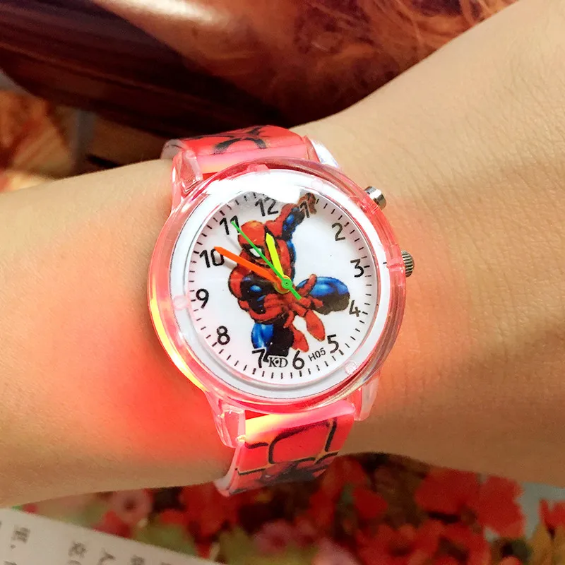Лучшие подарочные часы для детей в году Человек-паук светящиеся часы с кожаным ремешком кварцевые часы для детей