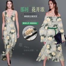 Печатный Шелковый тянущийся Атлас 118 см Ширина 19 momme/тутового шелка Tissus в сером цвете с цветком для шитья блузки Женское зимнее платье