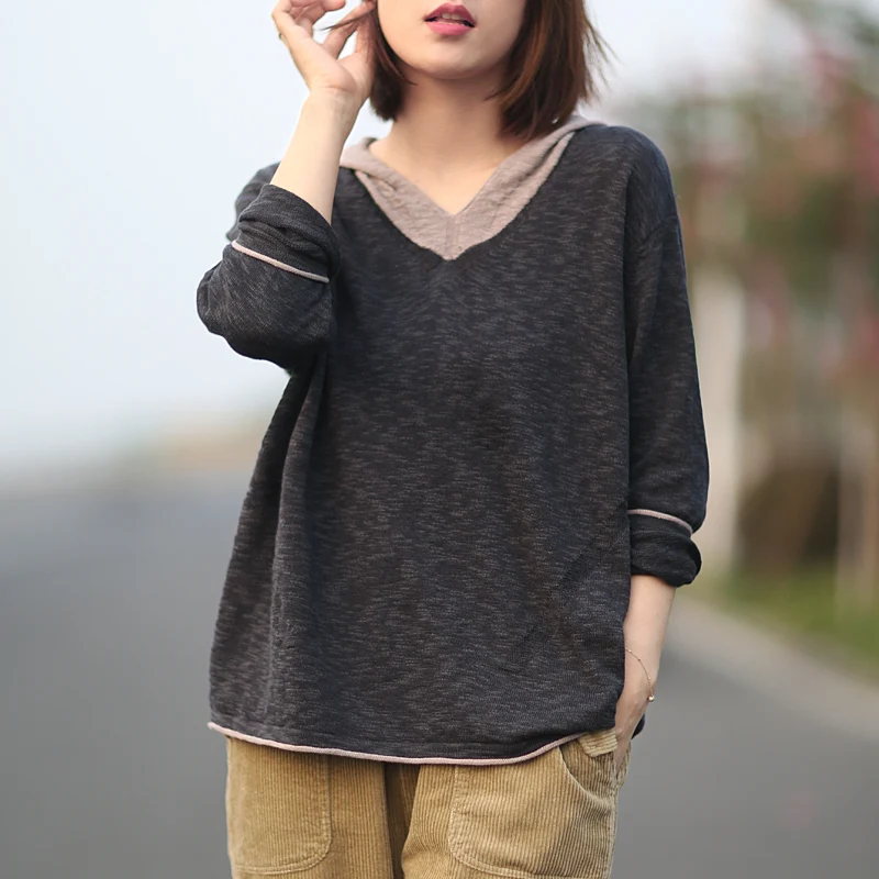 Женский трикотажный пуловер с капюшоном Johnature хлопковый в стиле пэчворк длинными