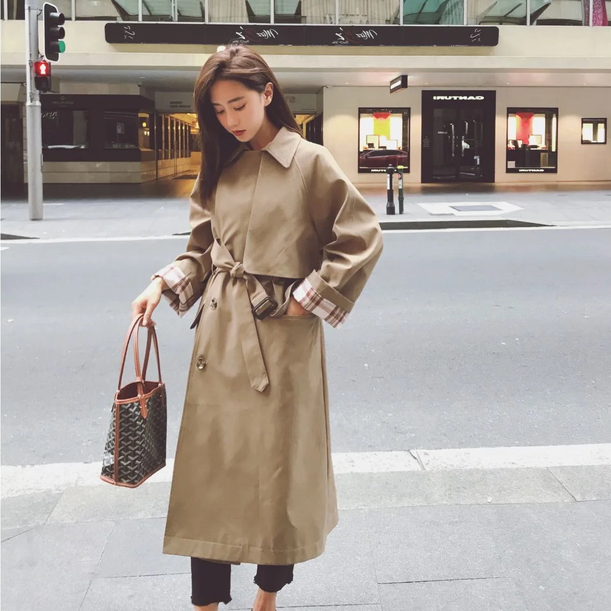 

Photo Shoot Main Push Classic Khaki Plaid Revers Cuff Suit Collar Double Breasted Waist Hugging Lace-up Trench Coat Women's