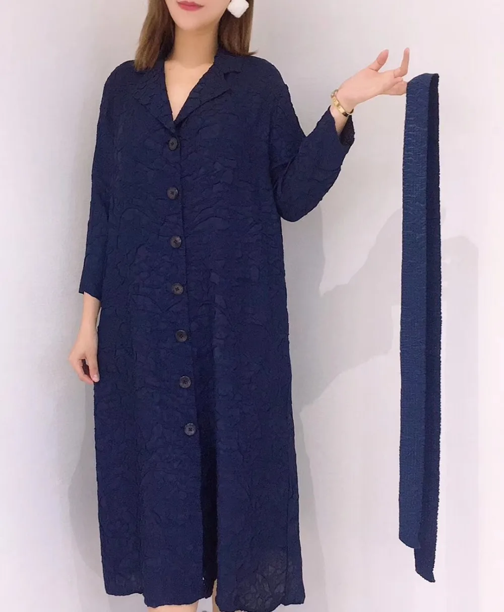 Горячая Miyake fold однобортный однотонный плащ с длинными рукавами пальто с воротником-стойкой Длинная ветровка