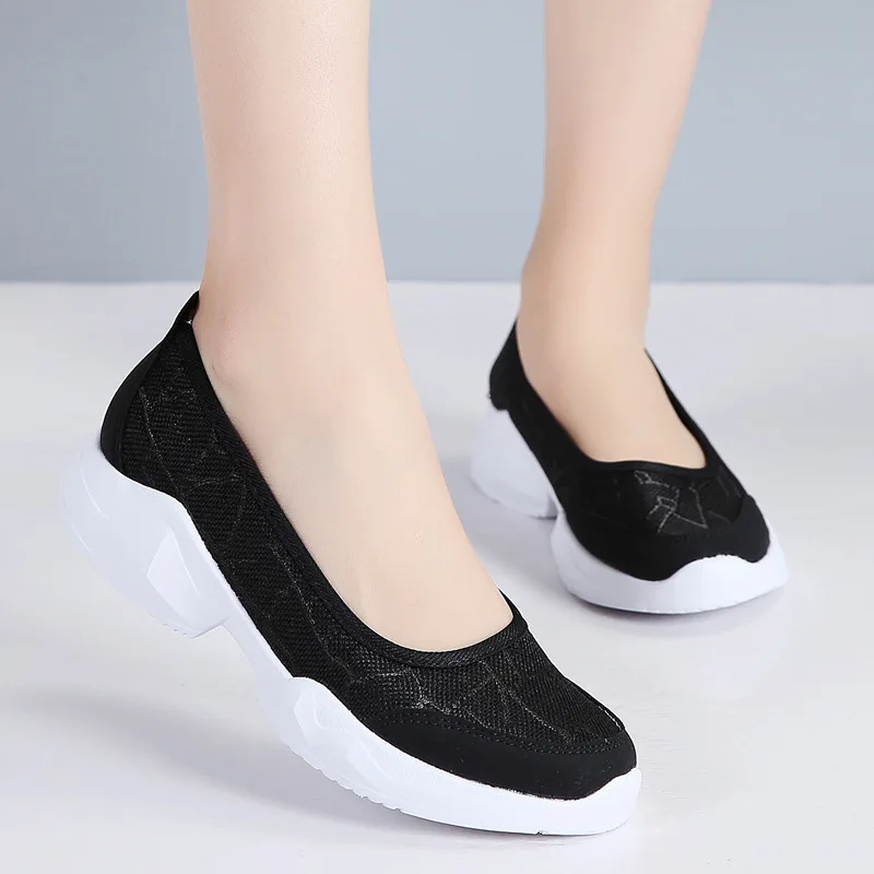 

Summer New Style Mesh Breathable Summer Sports Casual Fly Netting Shoes Large Size Shoes