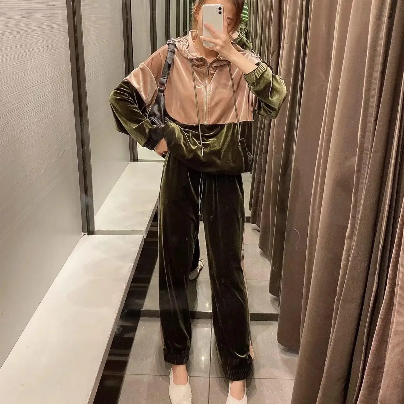 

Women Hooded Sweatshirts Elastic Waist Pants Set Solid Loose Hoodies Pants Two Piece Velvet Suit Oversize Tracksuits