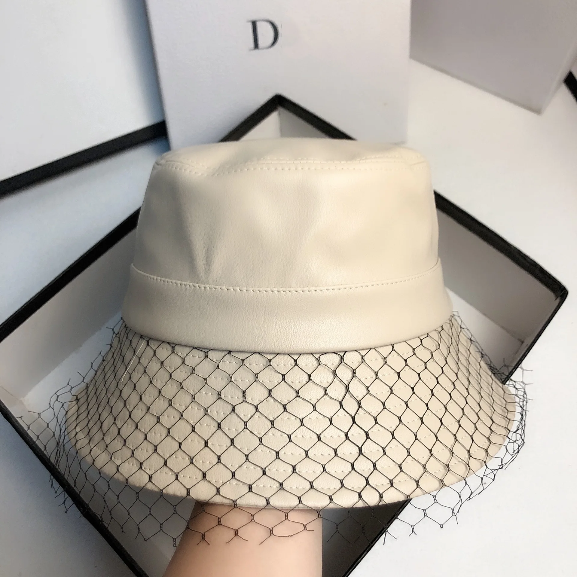 

QPALCR 2020 Fashion Bucket Hats Women's Mesh Bucket Cap Faux Leather PU Solid Top Black Panama Fisherman Caps Travel Trend Hat