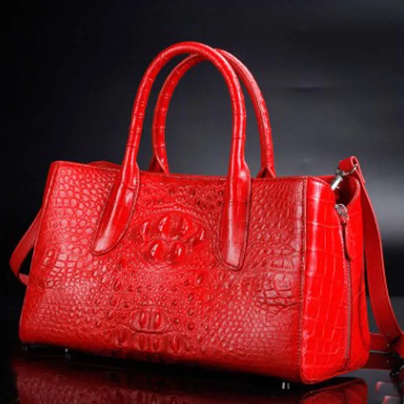 Рисунок 5 - Женская сумка из натуральной крокодиловой