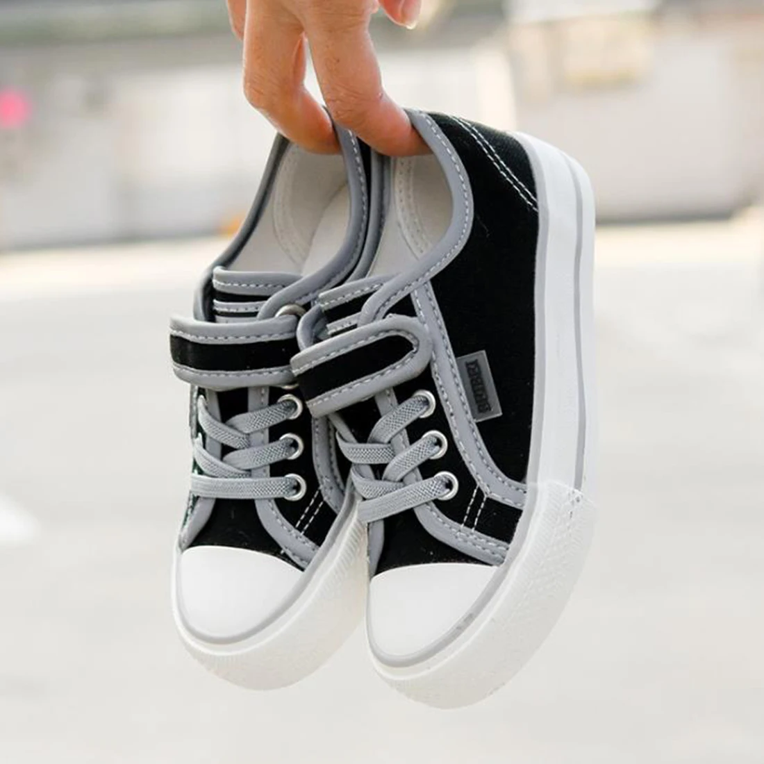 

Kids Canvas Shoes Girls Sneakers Children Boys Fashionable Running Shoes Casual Flat Shoes for Kids