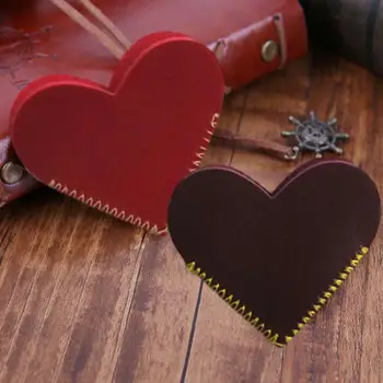

Creative Heart-shaped PU Leather Bookmarks Vintage Bookmarks For Book Mini Corner Page Marker Bookmark For Reader Teacher Gift