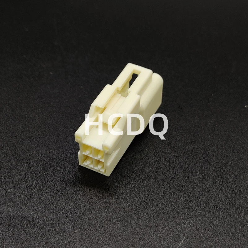 The original 90980-11765 4PIN automobile connector plug shell and connector are supplied from stock