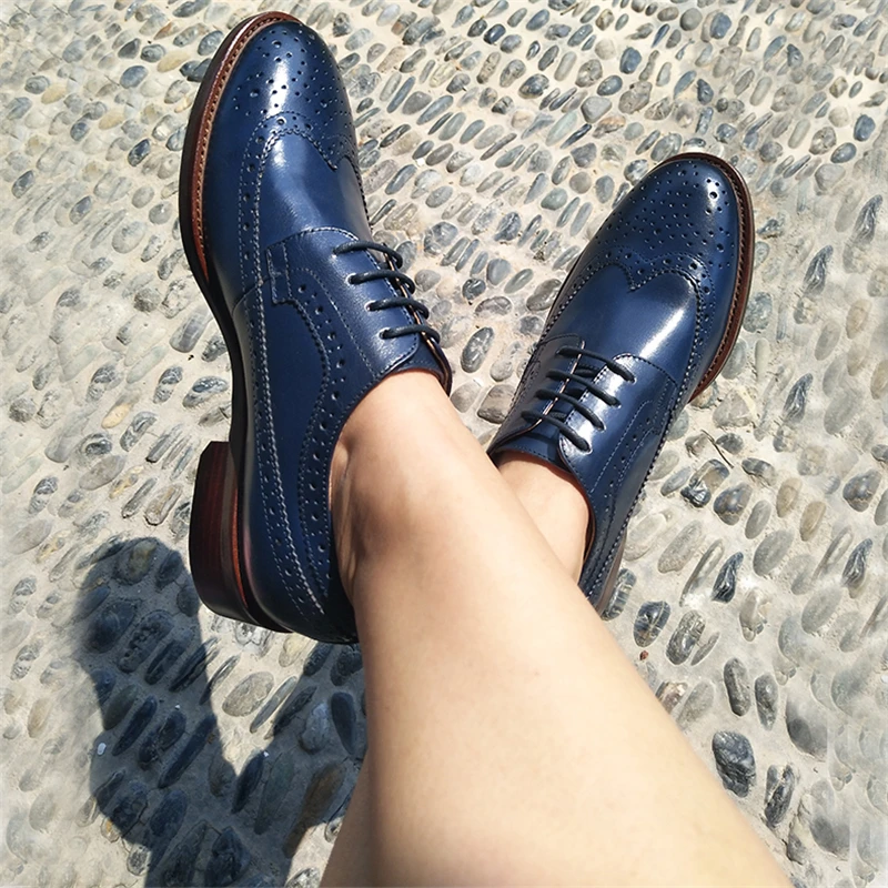 Yinzo/женские туфли-оксфорды из натуральной кожи на плоской подошве; женские кроссовки; женские броги в винтажном стиле; Повседневная обувь для женщин; цвет синий, коричневый;