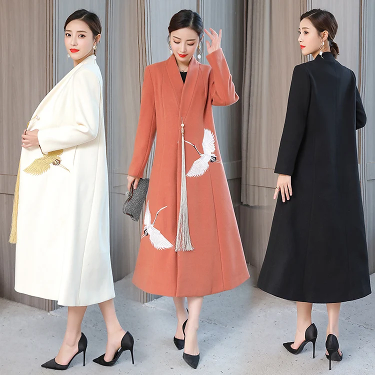 coat bordado com decote em v cinza