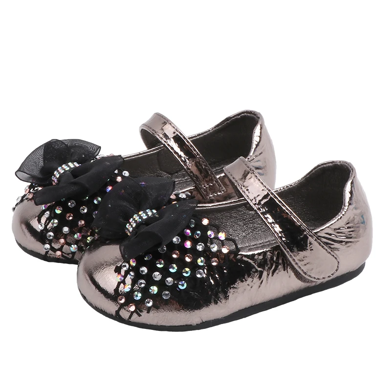 Осенняя кожаная обувь для маленьких девочек; милые Нескользящие однотонные туфли на плоской резиновой подошве с бантом; цвет розовый, серебристый; SSW048 - Цвет: SSW048Silver