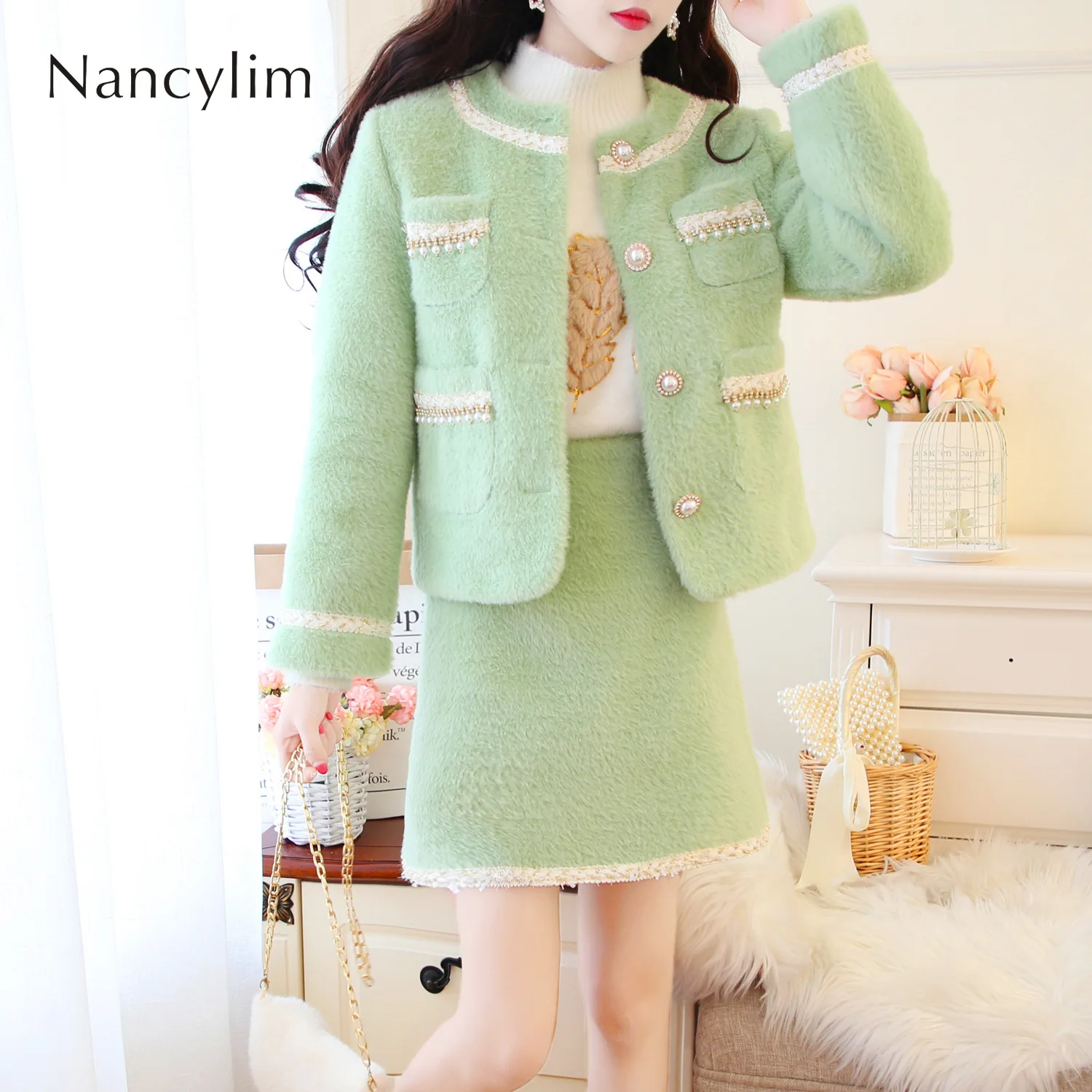 

2019 Autumn and Winter New Ladies Temperament Mink Velvet Bead Long-sleeved Jacket and A-line Skirt Two-piece Set Womens Sets