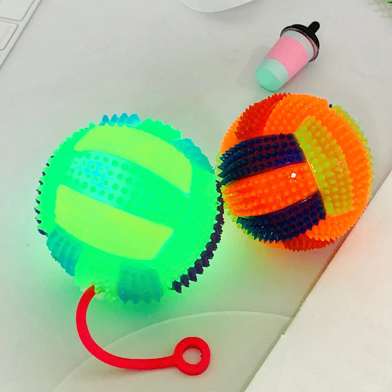 Pet Toys Dog Interactive Elasticity Ball Cat Chew Flashing Bouncy Volleyball LED Light Hedgehog Bouncing | Дом и сад