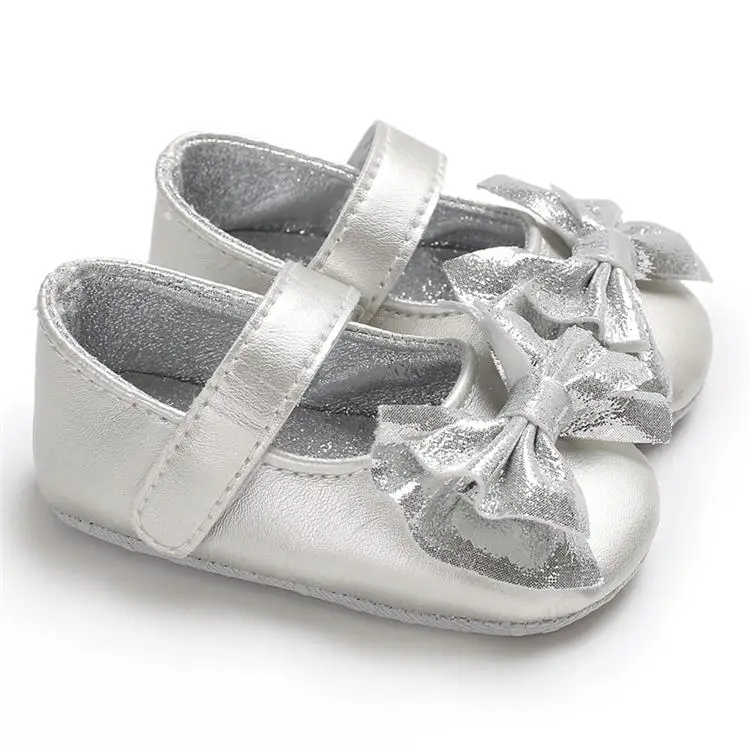 Обувь для новорожденных; обувь для малышей из искусственной кожи с бантом; вечерние туфли с нескользящей мягкой подошвой; обувь для малышей