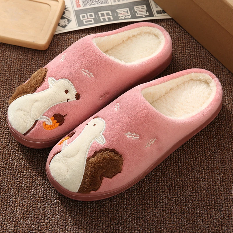 Женские хлопковые тапочки; зимняя домашняя обувь; женская домашняя обувь; плюшевые тапочки с объемным животным узором; мужские тапочки; большие размеры - Цвет: Squirrel Pink