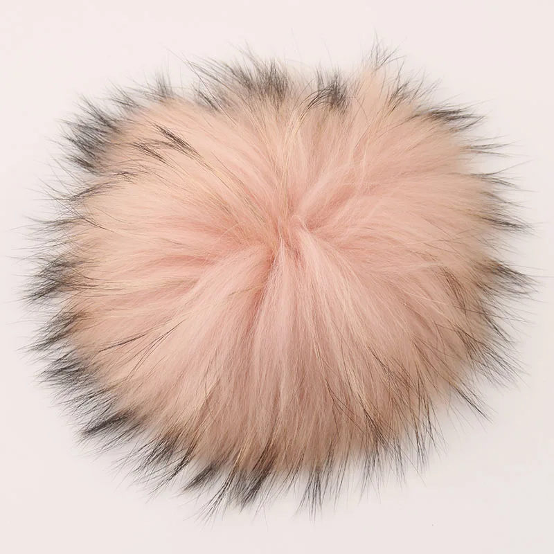 Помпон меховой песец. Помпон из меха. Помпон из меха. Пушистая шапка. Меховой помпон помпон.