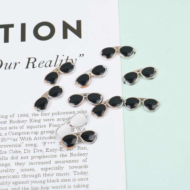 10 Pcs Mini Sunglasses Flatback Resin DIY Decor Play Toys for Dolls Fashion Accessories