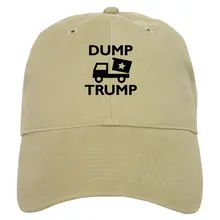 Бейсболка с козырьком