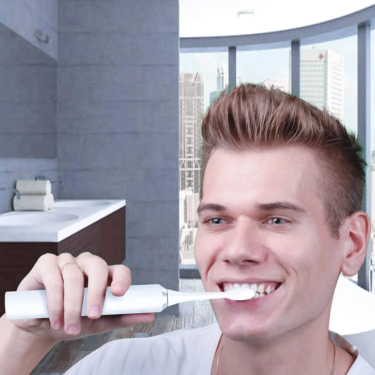 Lachen RM-H9 двойная упаковка электрическая ультразвуковая зубная щетка, с 2 наконечниками и чехол для путешествий, 5 режимов с 10 насадками