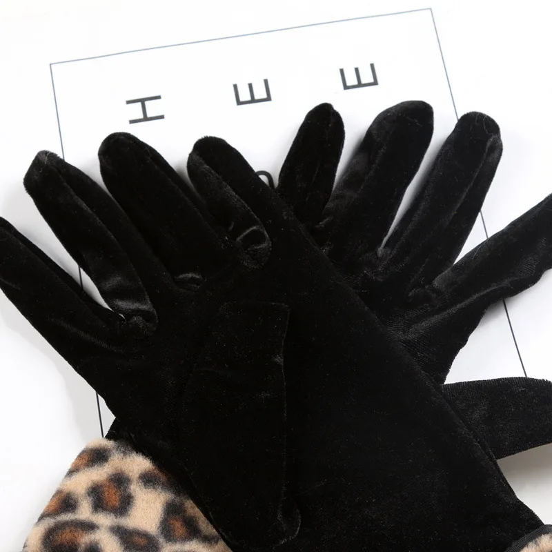 Women driving gloves gold velvet leopard gloves women sexy etiquette mittens autumn winter warm elastic cycling mittens D14