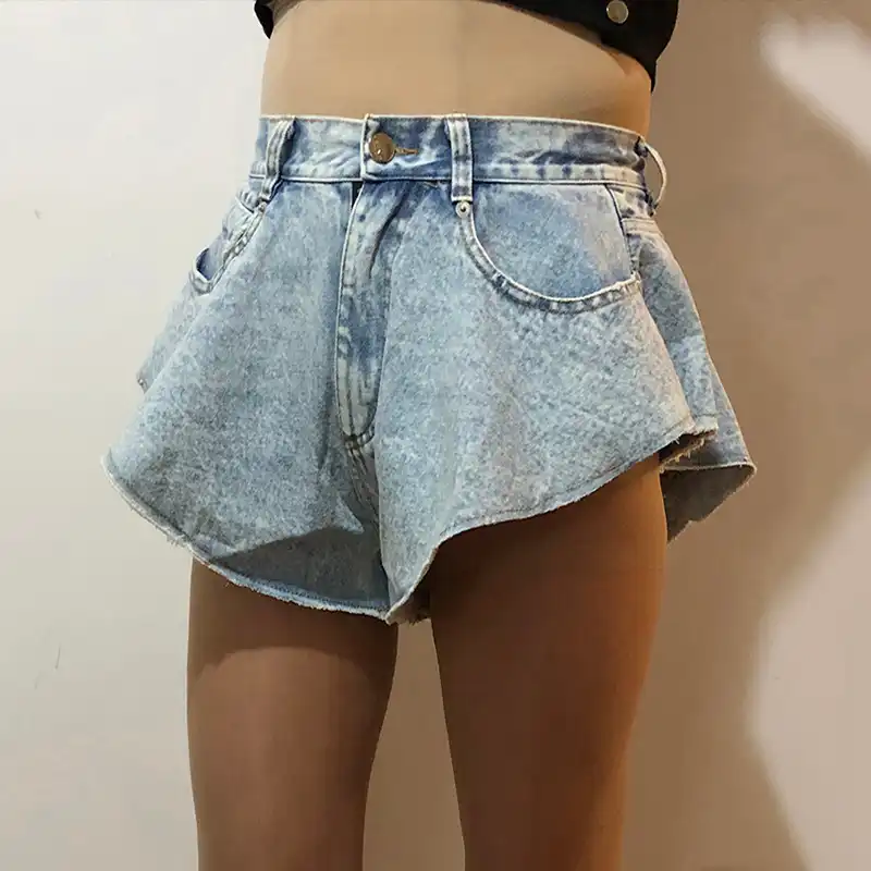 short jeans largo nas pernas