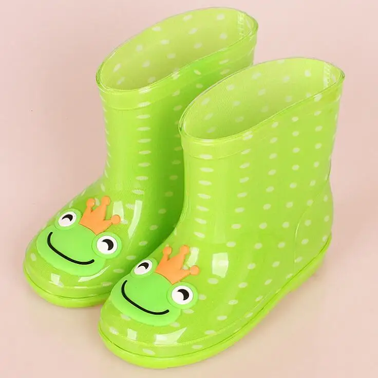 Новые детские ботинки детские дождевые ботинки с мультяшным принтом для девочек, детская непромокаемая обувь с бантом, водонепроницаемые детские резиновые сапоги обувь для младенцев - Цвет: green frog 001