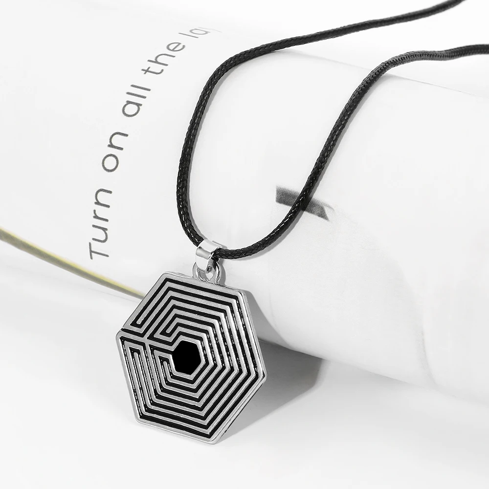 Серебряный цвет эмаль лабиринт ожерелье веревка цепочка кулон для женщин и