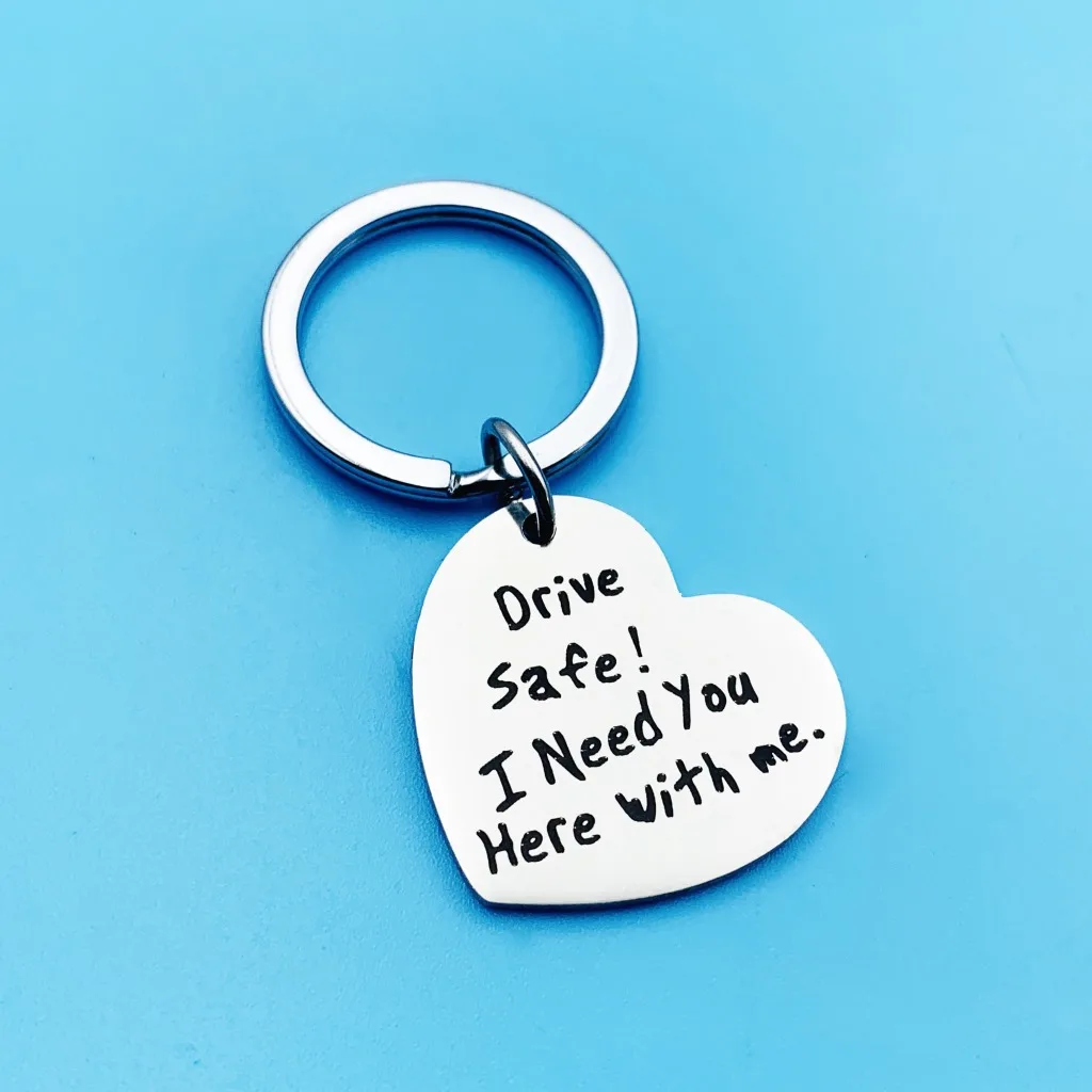 Безопасный автомобильный брелок, безопасный красивый персиковый кулон в форме сердца из нержавеющей стали 304